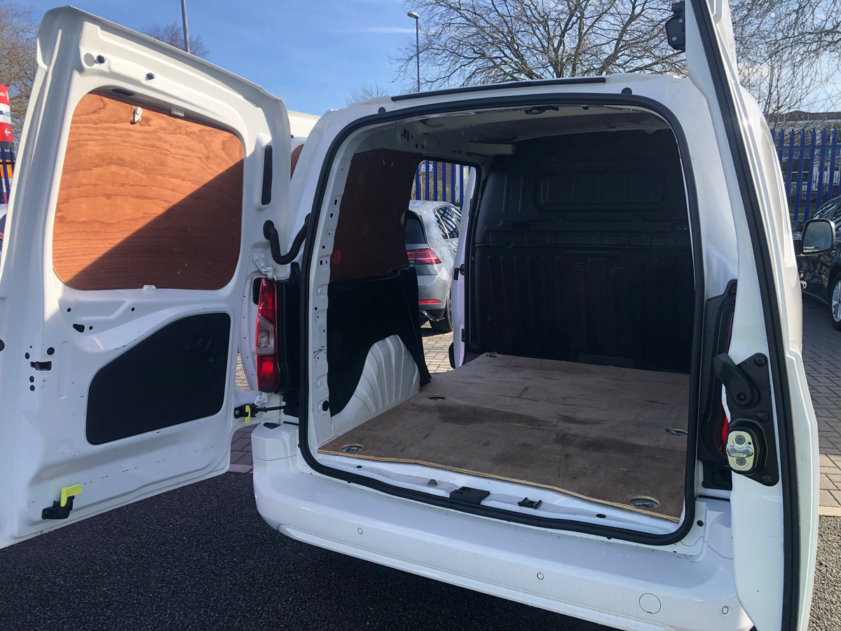 2020/70 VAUXHALL COMBO SPORTIVE DS70NZK SMALL VAN