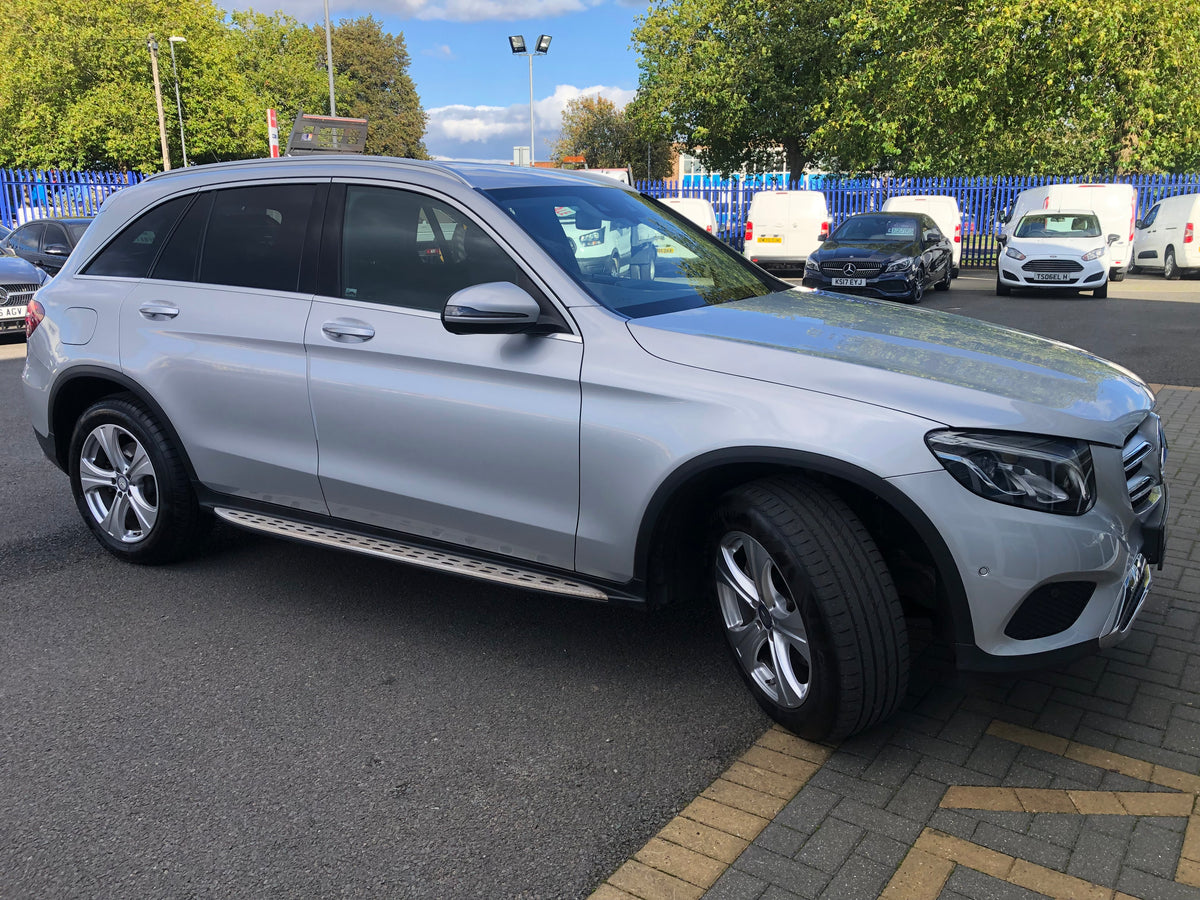 MERCEDES-BENZ GLC220 SPORT CAR
