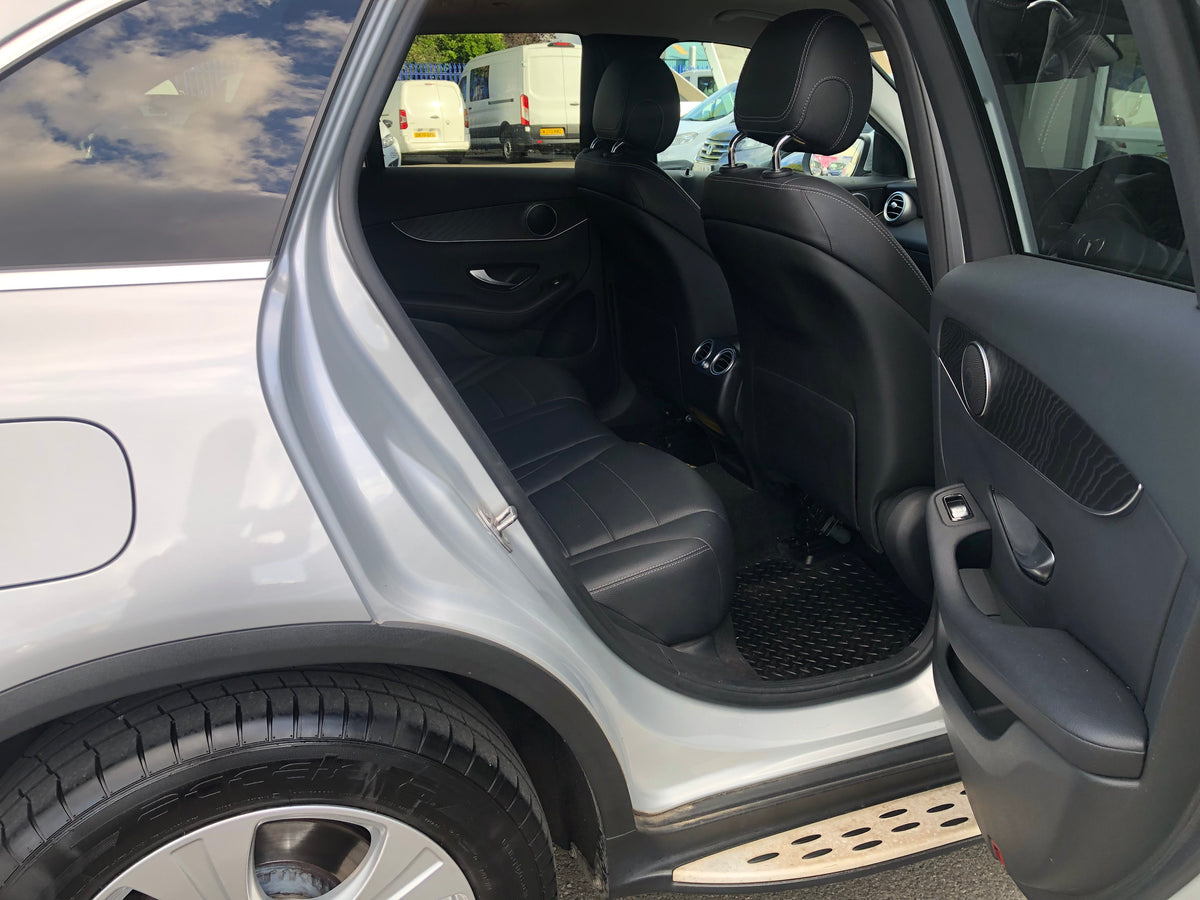 MERCEDES-BENZ GLC220 SPORT CAR