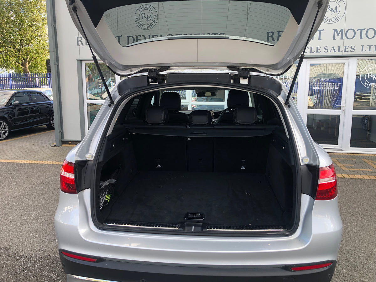 MERCEDES-BENZ GLC220 SPORT CAR