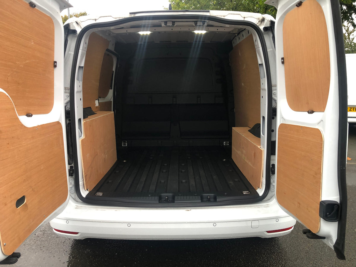 2025 FORD TRANSIT 240  CONNECT LIMITED 2.0 AUTO!!!