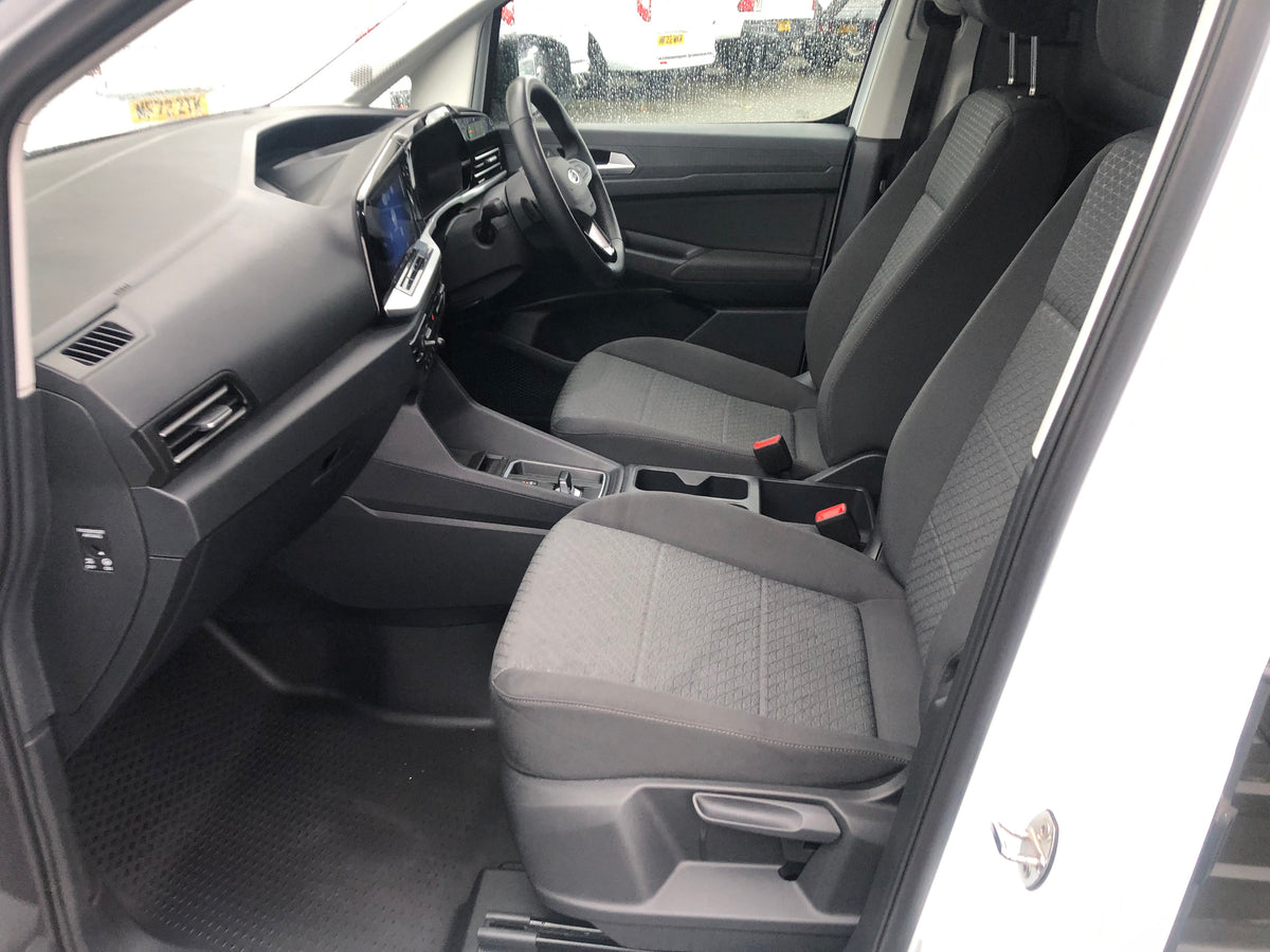2025 FORD TRANSIT 240  CONNECT LIMITED 2.0 AUTO!!!