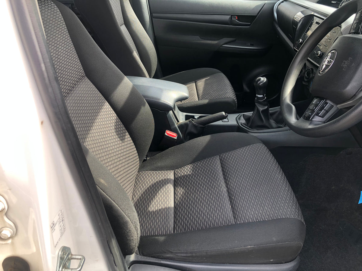 2023/73 TOYOTA HI LUX DOUBLE CAB ACTIVE 4x4