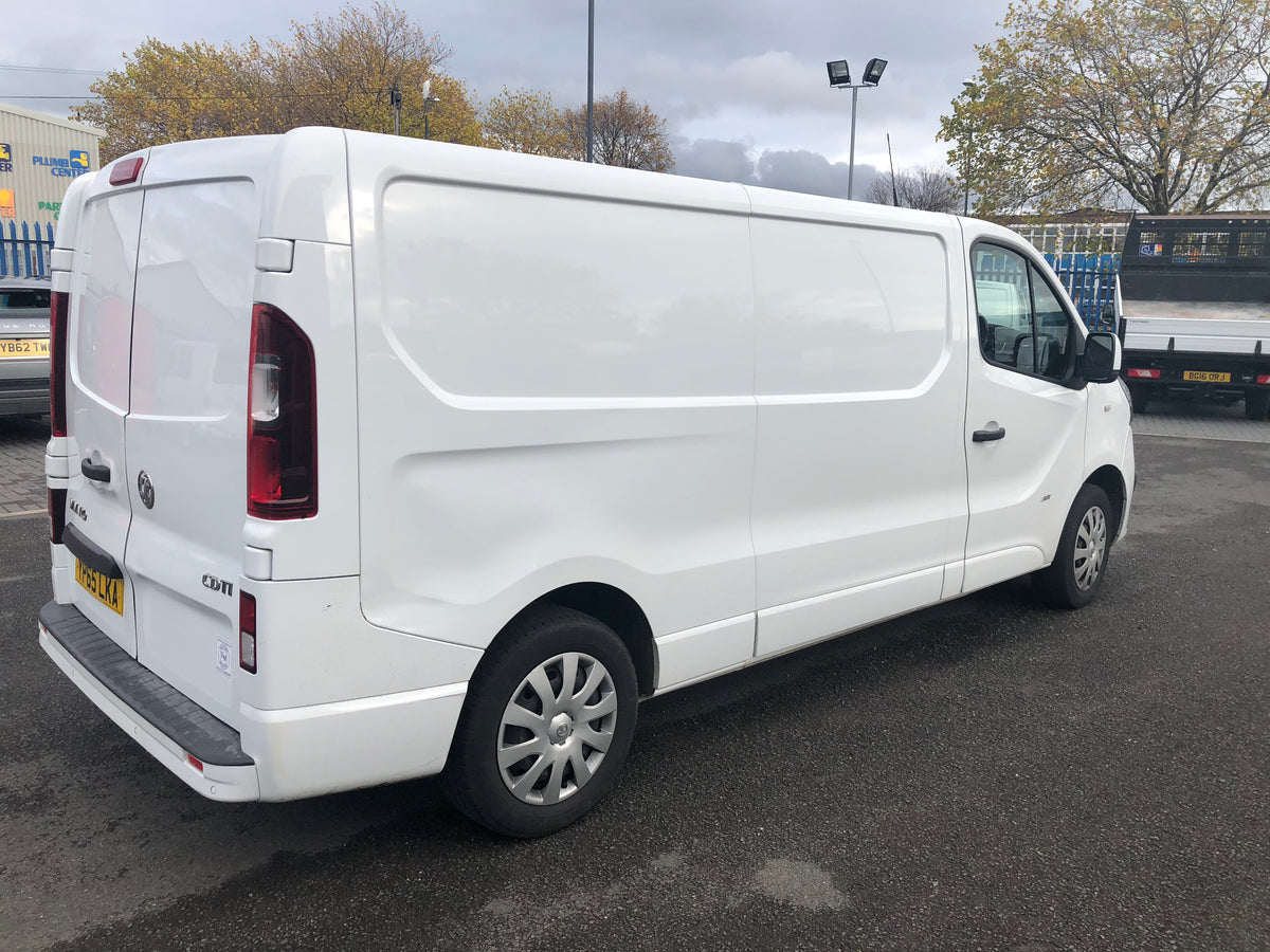 VAXHALL VIVARO SPORTIVE LWB