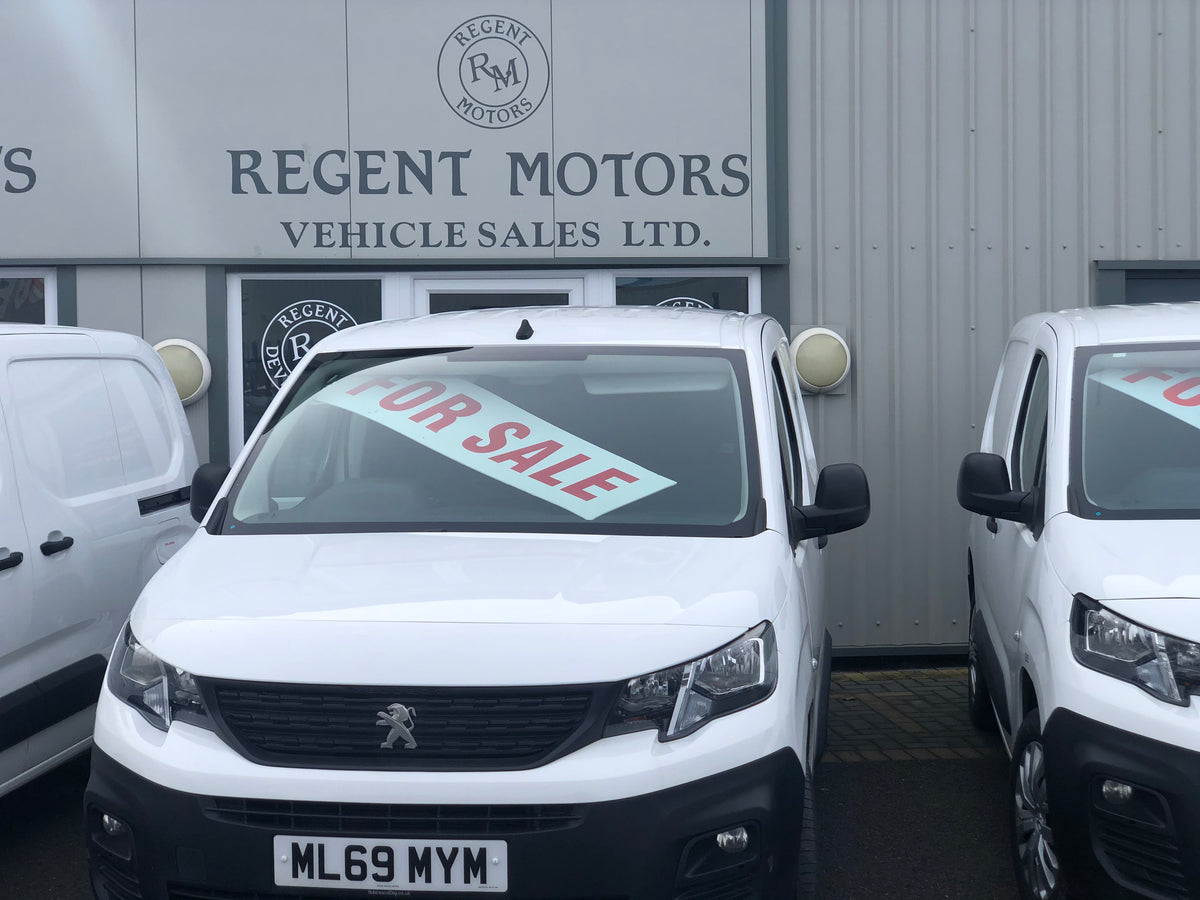 LARGE CHOICE OF SMALL VANS