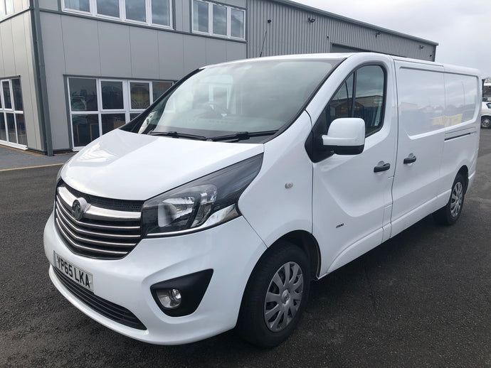 VAXHALL VIVARO SPORTIVE LWB