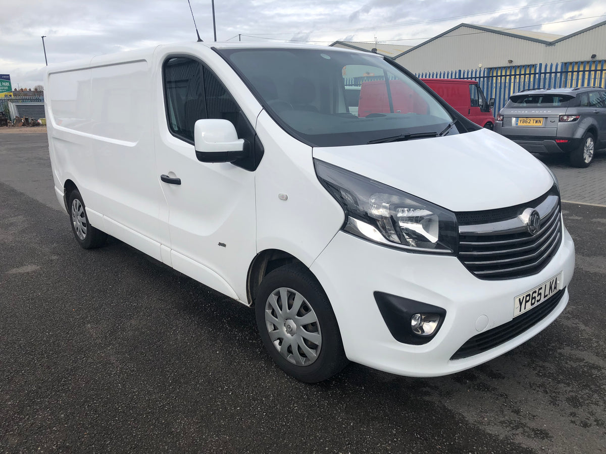 VAXHALL VIVARO SPORTIVE LWB